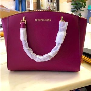 MK Ellis lg satchel 100% authentic